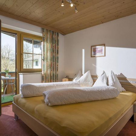 Gaestehaus Schwaiger - Wiesenweg Kössen Szoba fotó